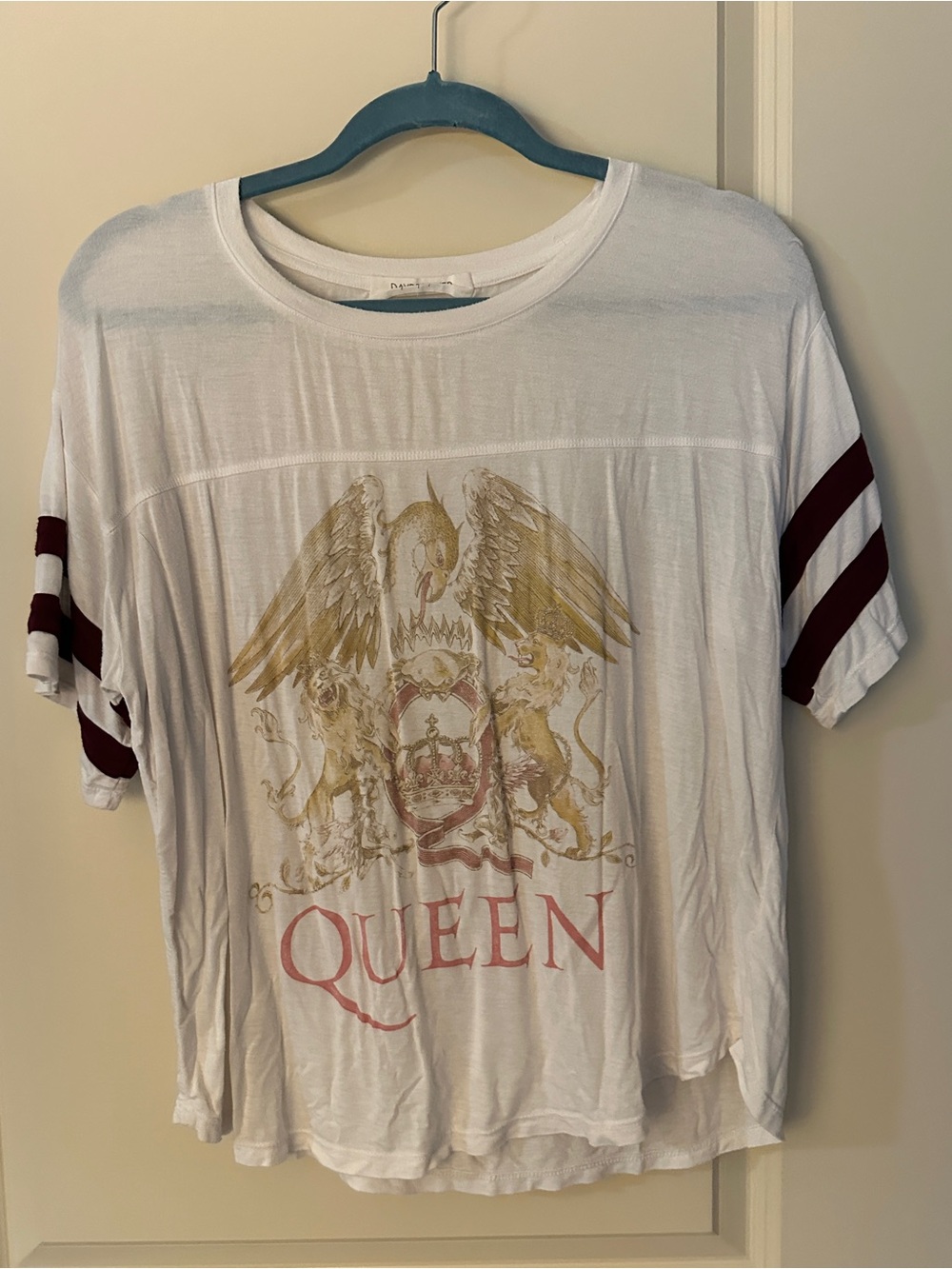 Queen Merch Daydreamer for 🆓 People Band Tee Burgundy Sleeve Stripes